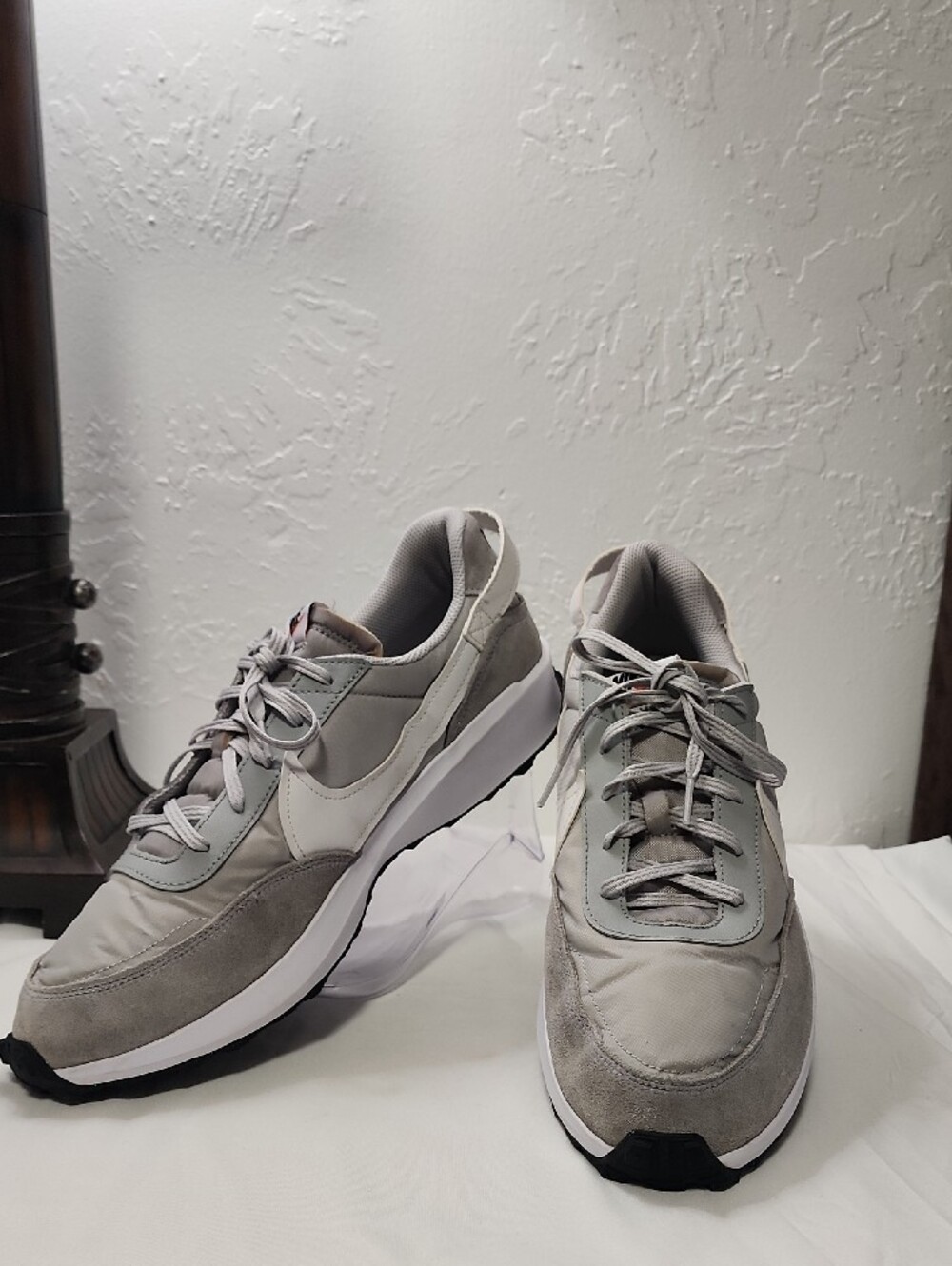 Nike Men's Light Grey Casual Sneakers - Picture 2 of 7